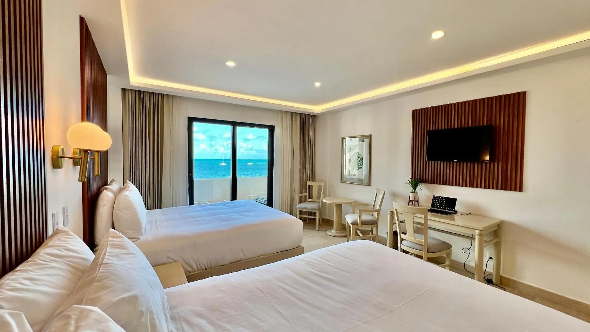 Oceanfront Paradise In Cancun Hotel Zone 0*,  Mexique