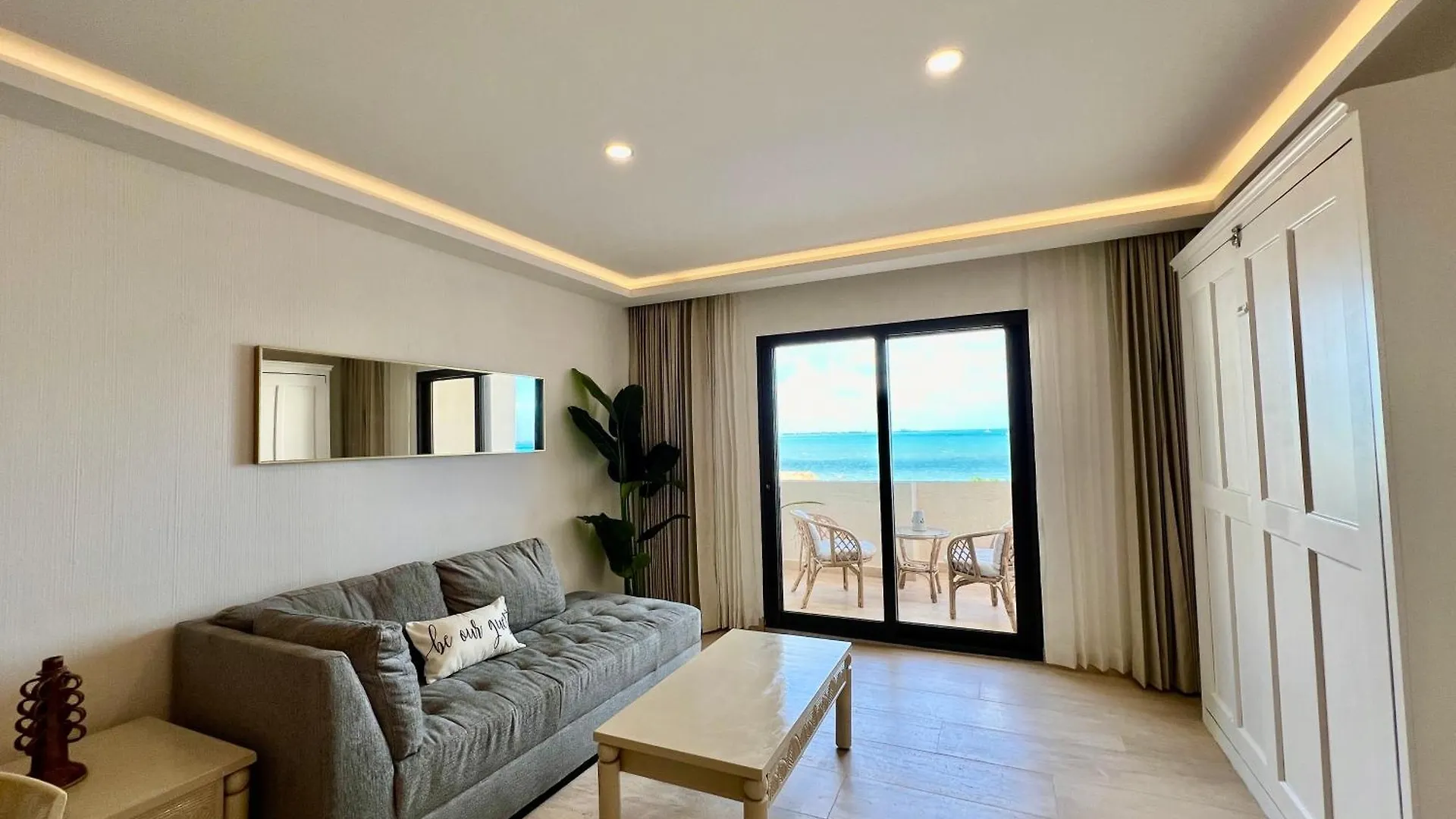 Oceanfront Paradise In Cancun Hotel Zone