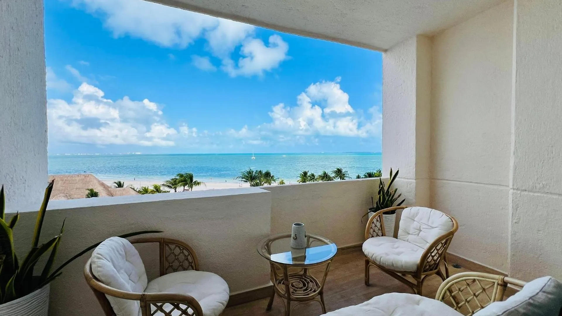 Oceanfront Paradise In Cancun Hotel Zone